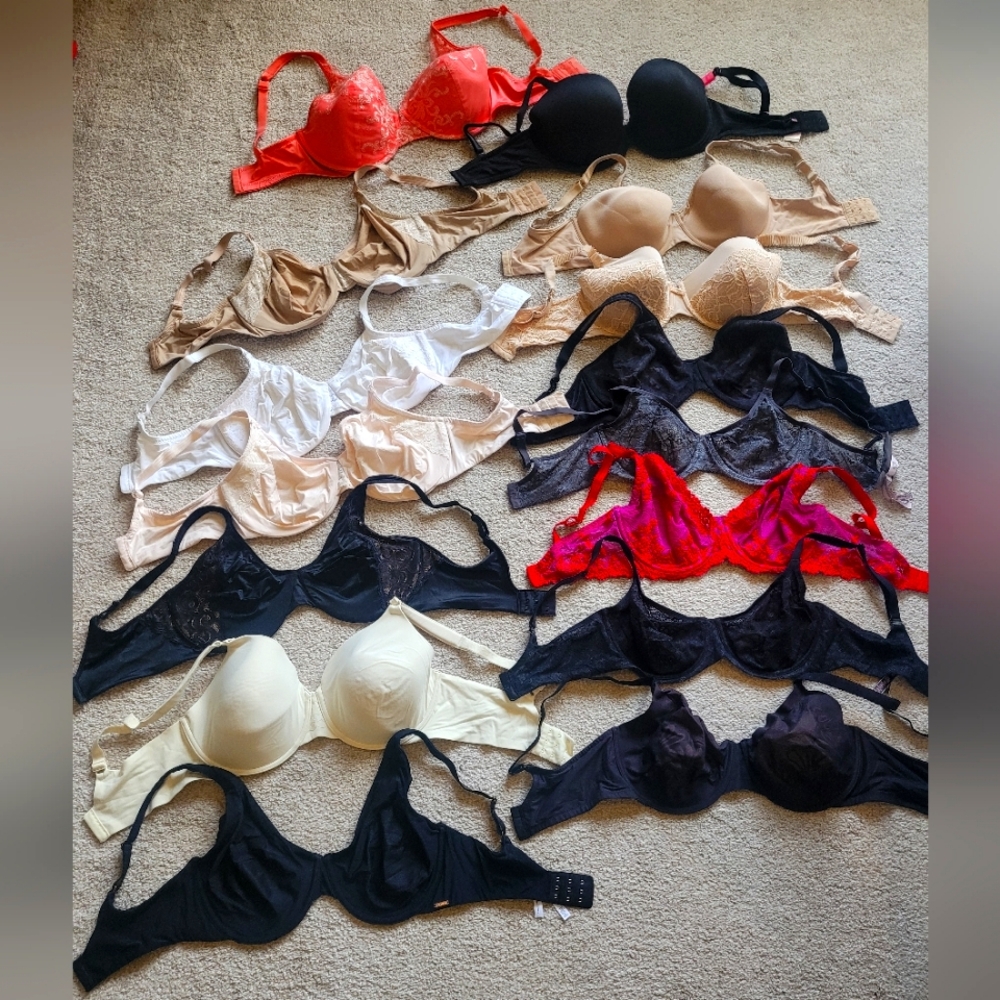 15 LOT bras size 36DD (More than half new, some barely worn)(brands in last pic)